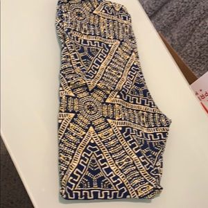 LULAROE TALL & Curvy Leggings